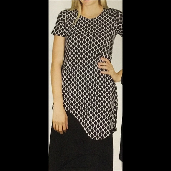 🌟Short Sleeve Asymmetric Tunic - Picture 1 of 5